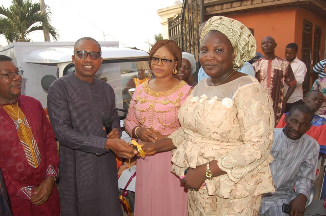 City Tasty Confectioneries pampers distributors and staff with new year gifts