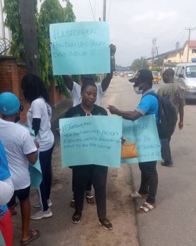 “Nigerians deserve Buhari” – Reno Omokri reacts to video of Pere’s fans protesting over BBNaija’s twist