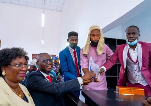 BREAKING: We’ll walk with you for peace, LASU students assure Sanwo-Olu