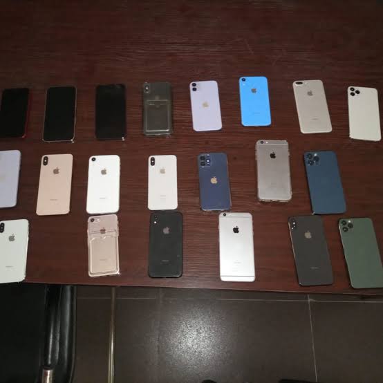 Operation Burst Recovers 23 i-Phones From Suspect During Raid On Criminals’ Hideouts In Ibadan