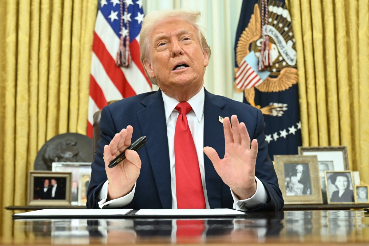 Trump bans citizens of Chad, Congo, 10 others from entering US